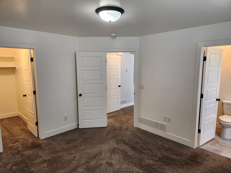 4048 Madina St — Photo 10
