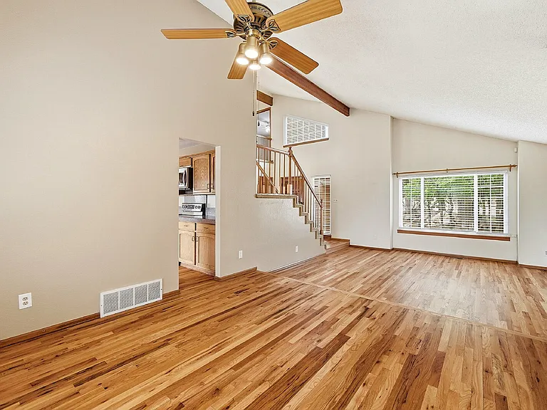 110 Mobray Ct — Photo 8
