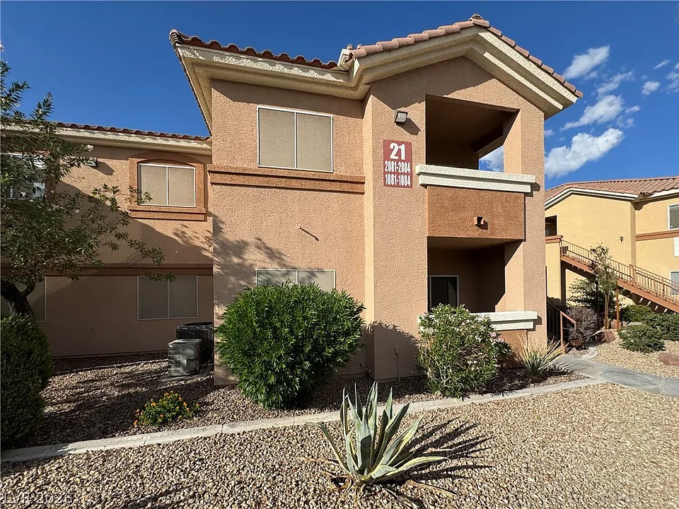 1050 E Cactus Ave #1082