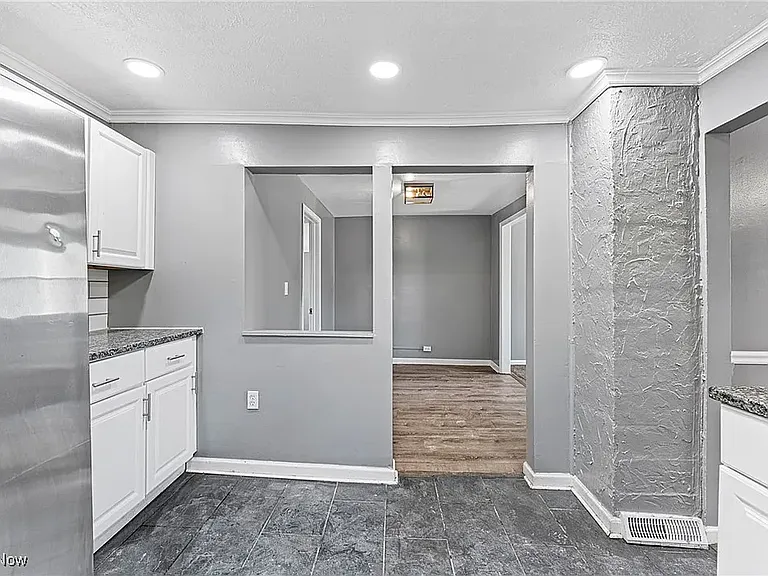 4475 Silverdale Rd — Photo 6