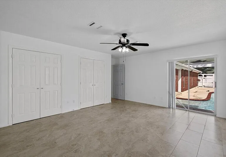 2421 Caroline St — Photo 24