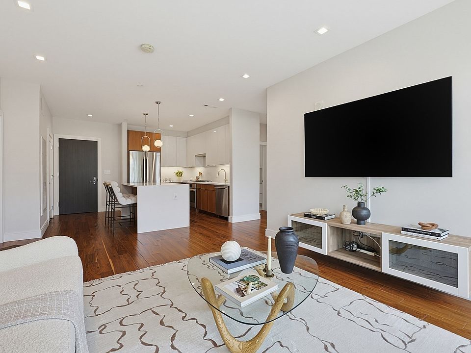 1st image of 99 Sumner St #312
