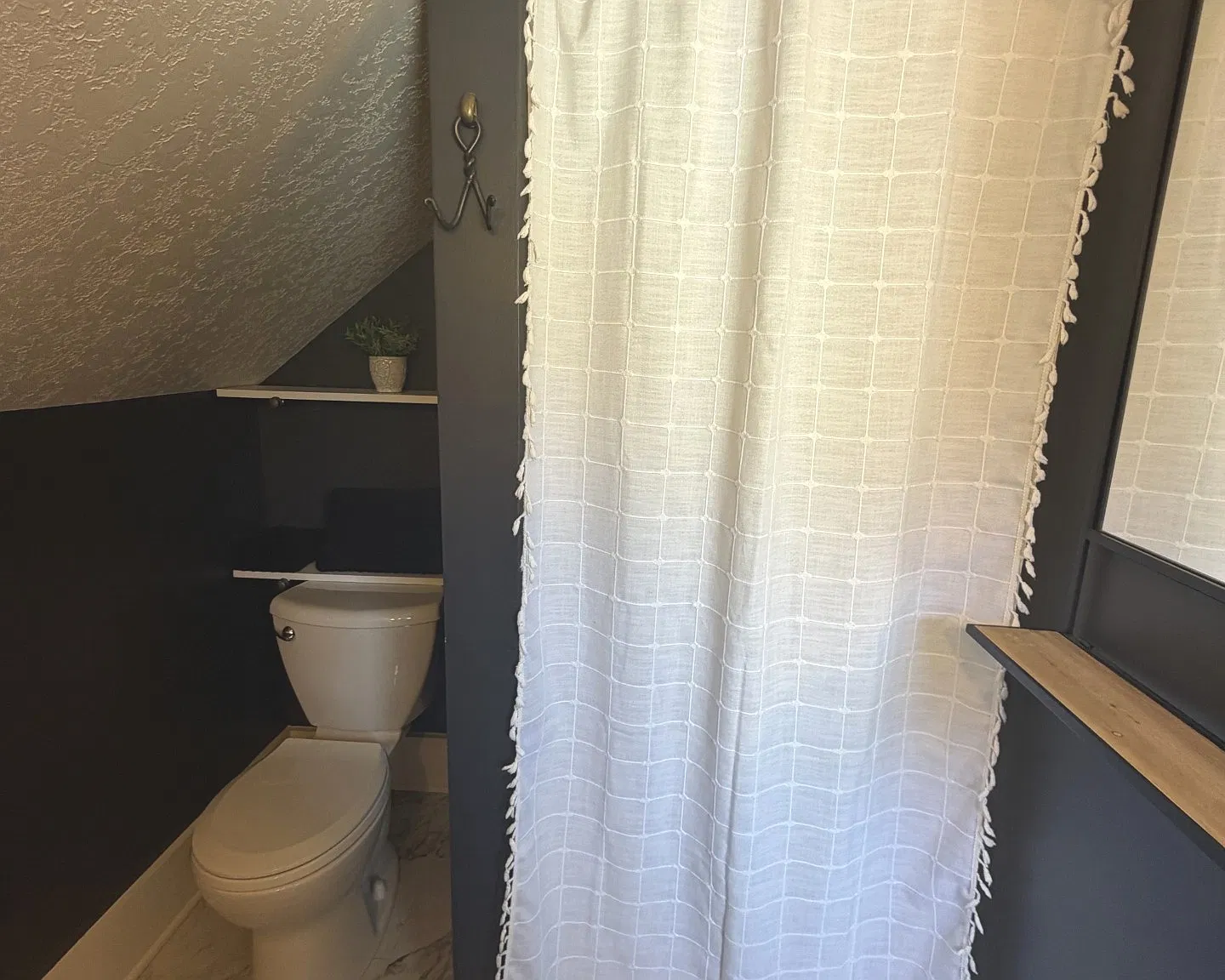 2 bed, 1370 sqft, $2,000 — Photo 4