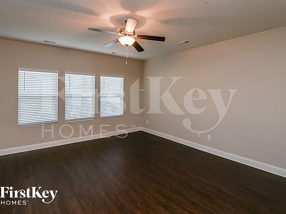 3rd image of 9147 Marion Oaks Dr