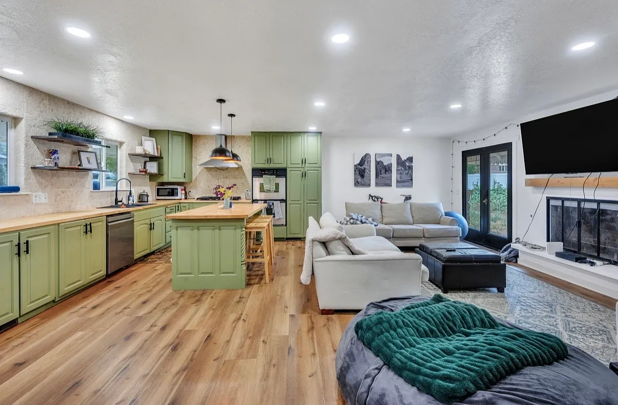 3 bed, 1100 sqft, $2,000 — Photo 4