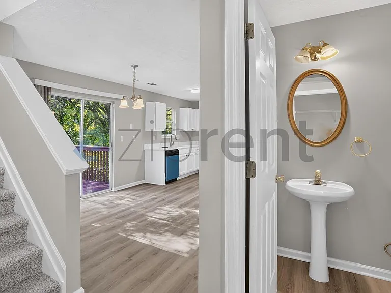 940 Melrose Park Pl — Photo 13