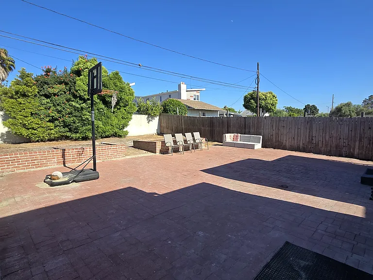 8418 Loyola Blvd — Photo 41