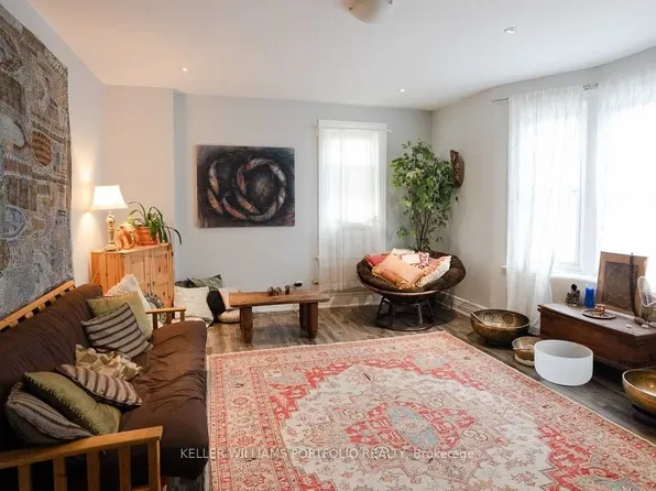 1156 Bloor St W Floor 2, Toronto, ON M6H 1N1