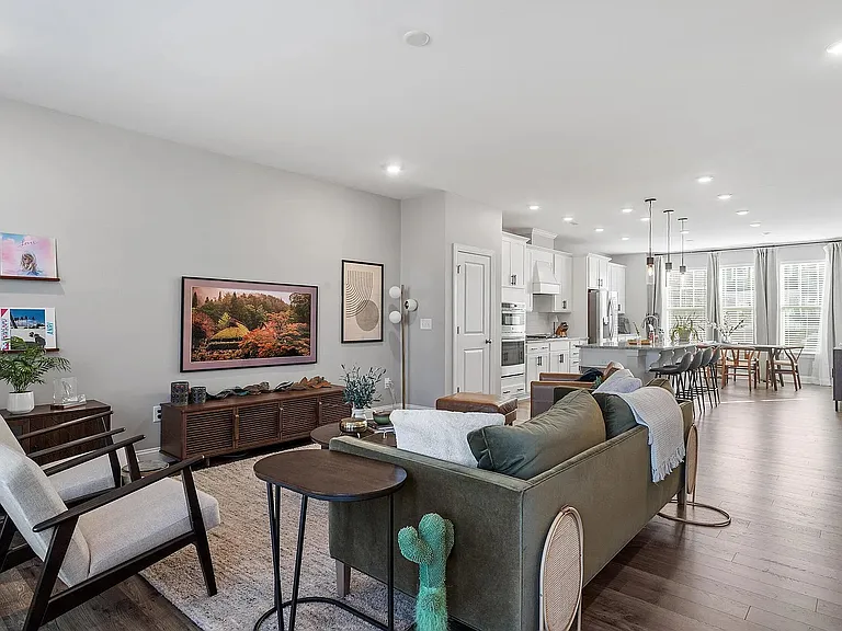 1014 Falling Rock Pl — Photo 9