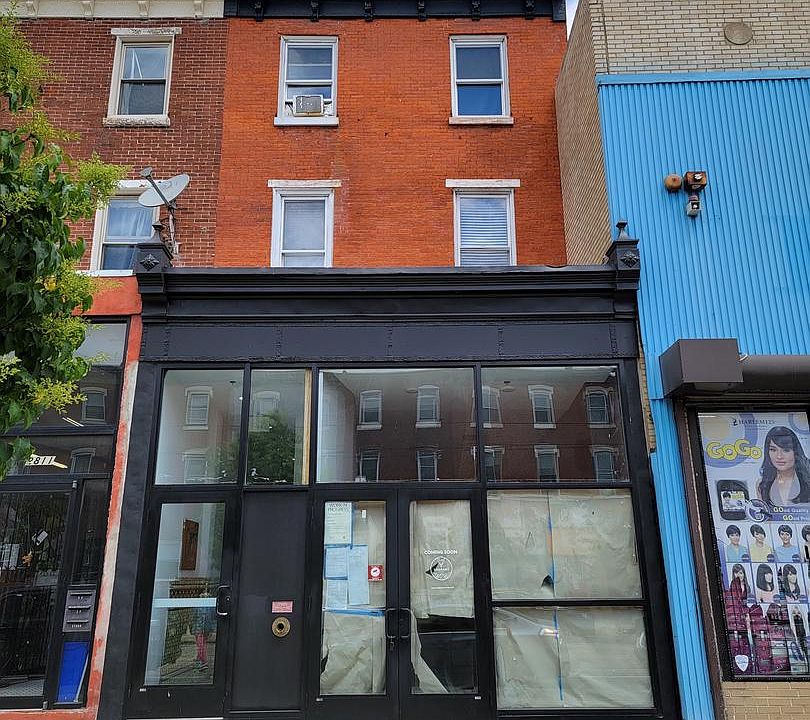 1st image of 2809 W Girard Ave