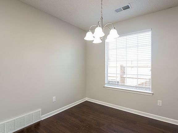 4th image of 10049 Mill Hill Ave