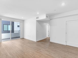 11408 W Sarah St #203, Studio City, CA 91604