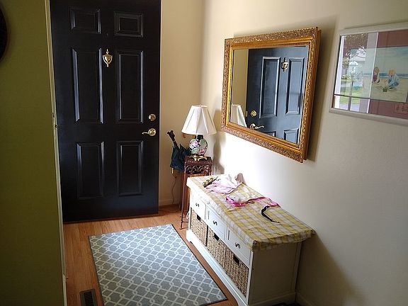 Front Entrance/Foyer 