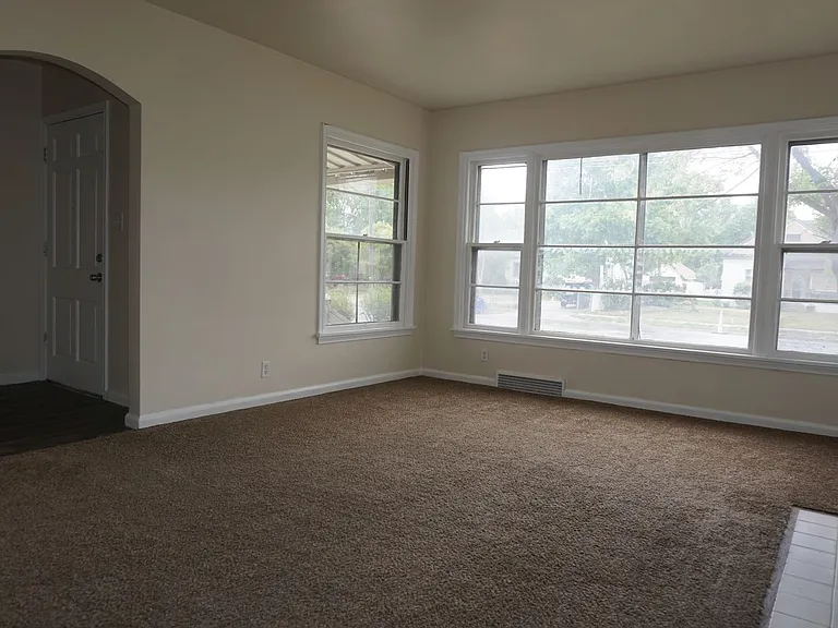 7996 S Main St — Photo 2
