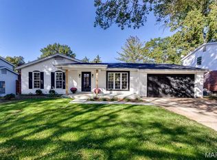 909 Broadhurst Dr, Ballwin, MO 63021