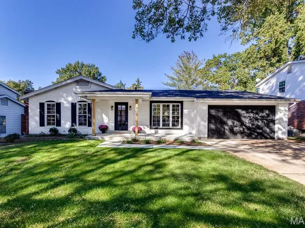 909 Broadhurst Dr, Ballwin, MO 63021