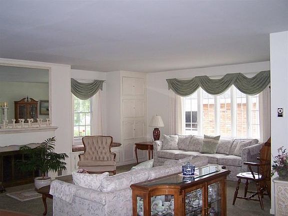 3rd image of 2238 Saines Manor Dr