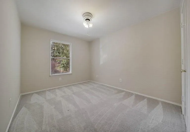 8016 Golf Green Cir — Photo 17