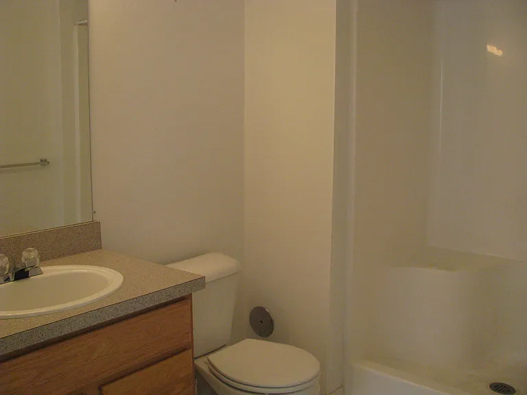 2652 S Knightsbridge Cir — Photo 8