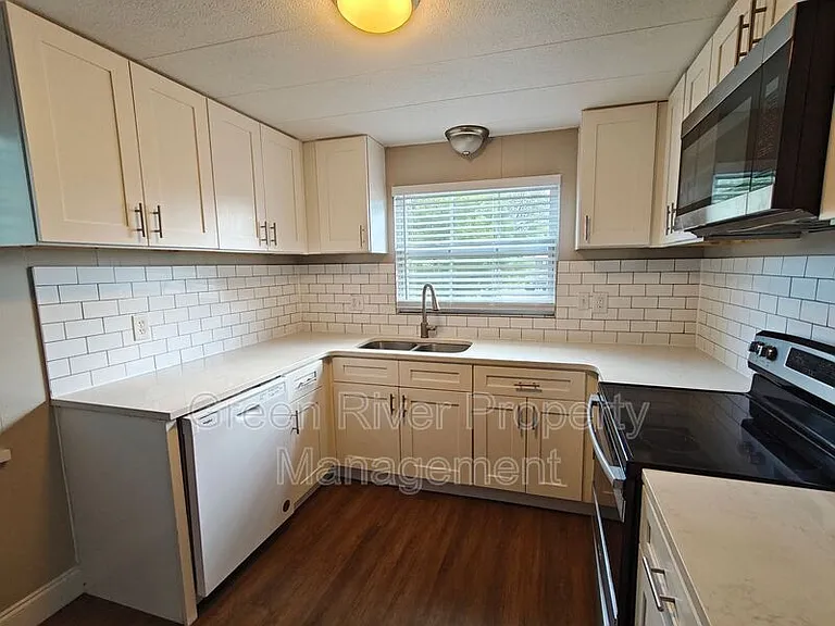 146 Phoenetia Dr — Photo 11