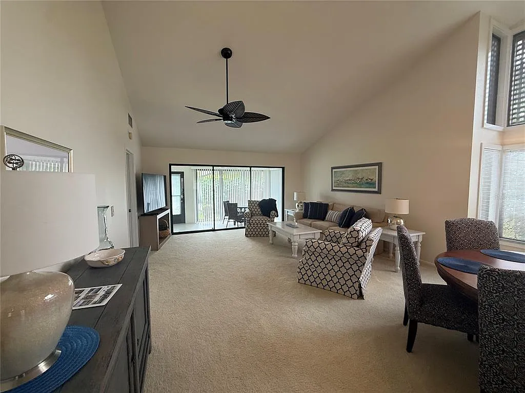 2 bed, 2.0 bath, 1283 sqft, $2,350 — Photo 3