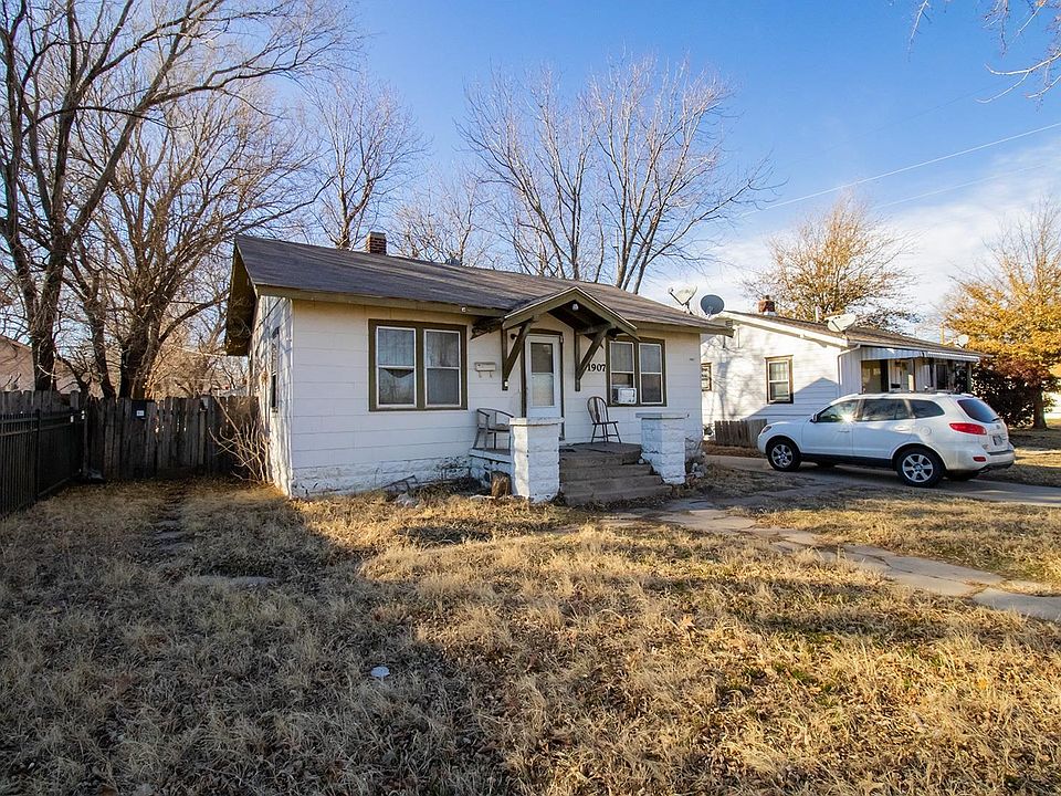 2nd image of 1907 S Ida St