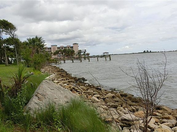 5th image of 700 S Banana River Dr
