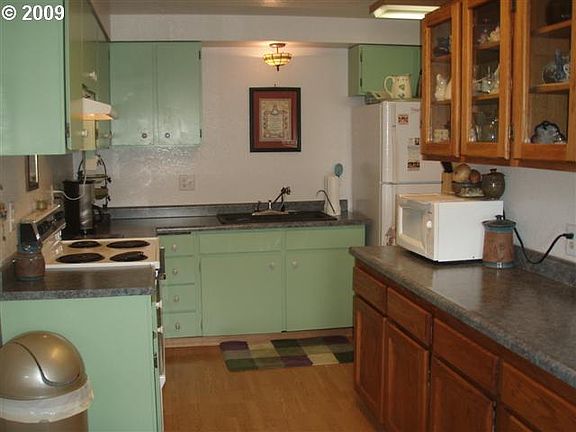 5th image of 1125 1st St NE