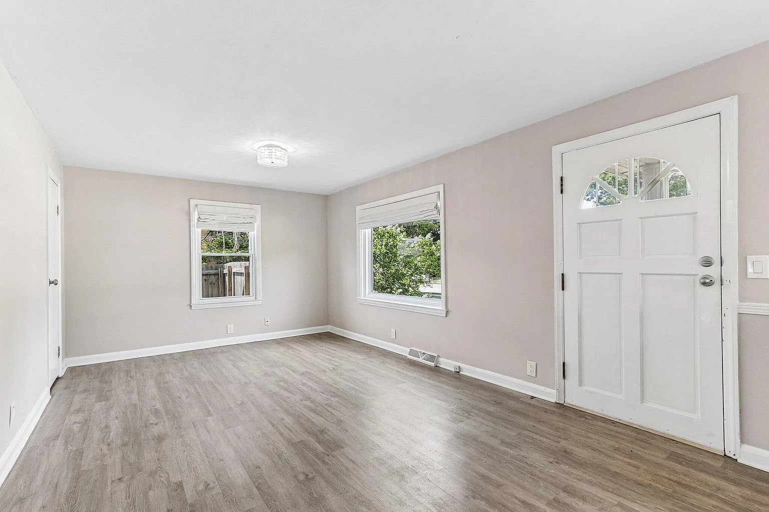 3 bed, 1776 sqft, $2,895 — Photo 3