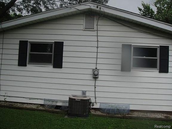 5th image of 1424 Blackberry Ln
