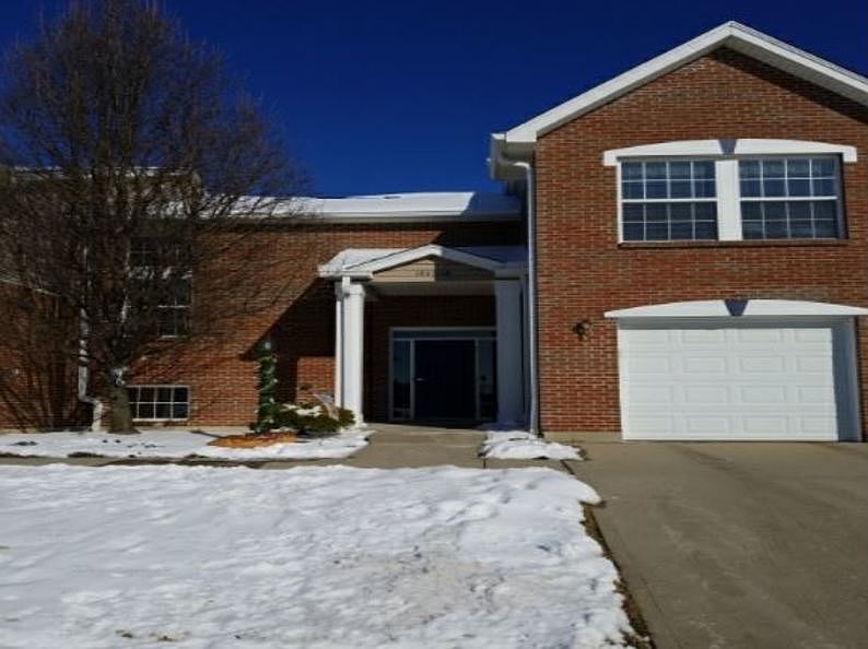 1st image of 146 Langshire Ct