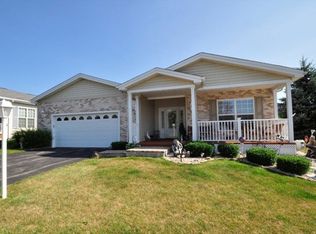 1 Suffolk Way, Grayslake, IL