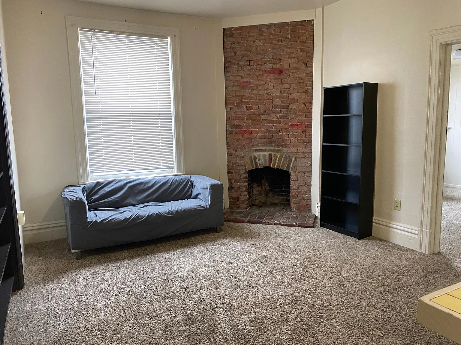 3 bed, 1000 sqft, $2,075 — Photo 3