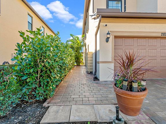 3rd image of 2828 Troubadour Street