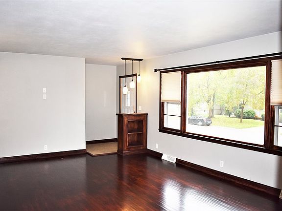 2nd image of 1516 W 6th St