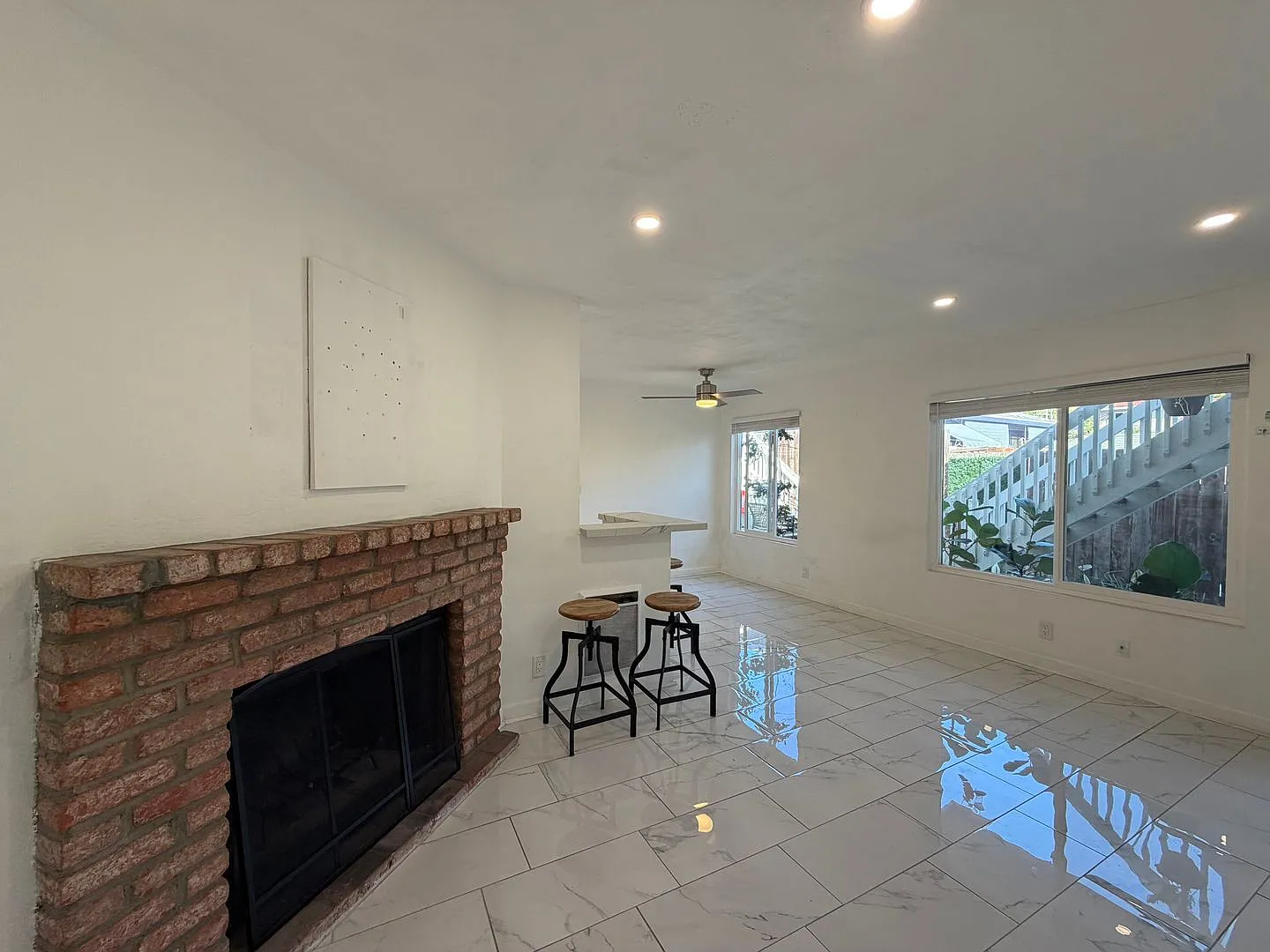 Sd: 1bd/1ba Ground-Floor Unit In North Park W/ In-Unit Laundry & Assigned Parking! — Photo 4