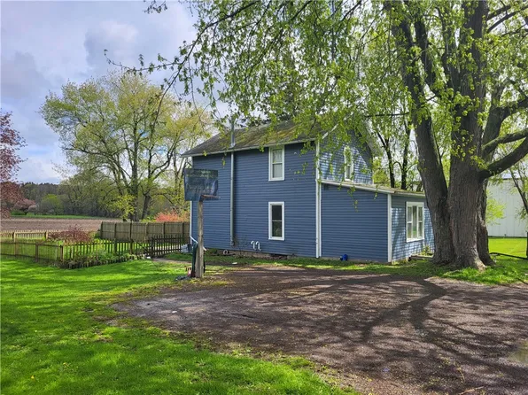 21 Goble St, Dundee, NY 14837