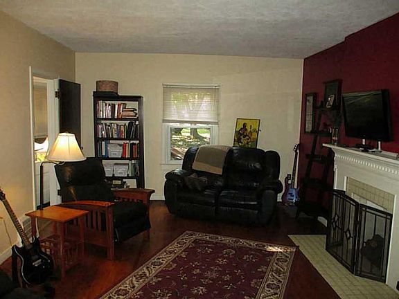 3rd image of 225 Beechwood Blvd