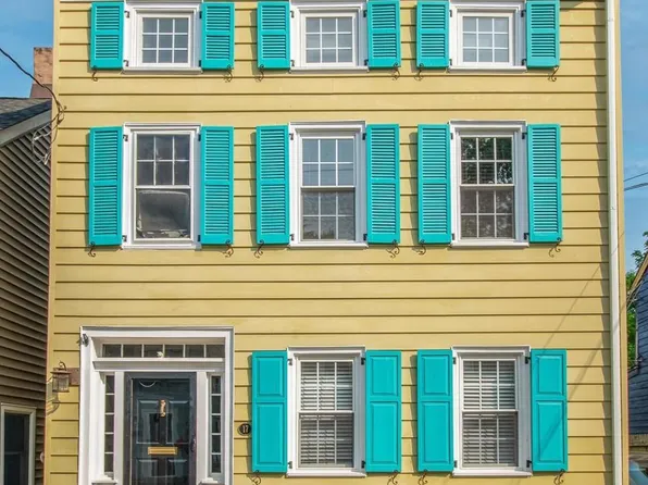 17 Thompson St, Bordentown, NJ 08505