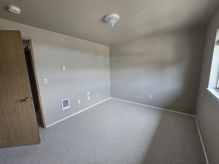 15723 Admiralty Way — Photo 8