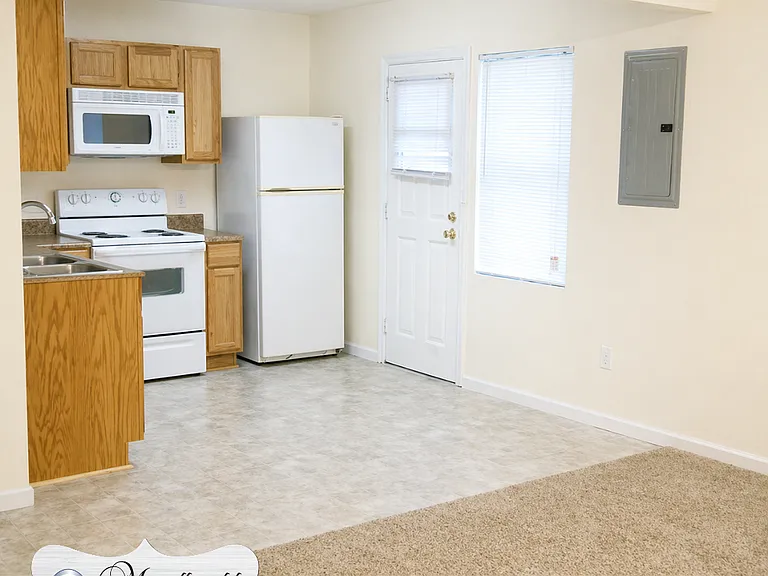 1246 Holden Dr — Photo 5