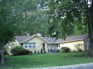 310 Indian Trl, Mountainside, NJ 07092