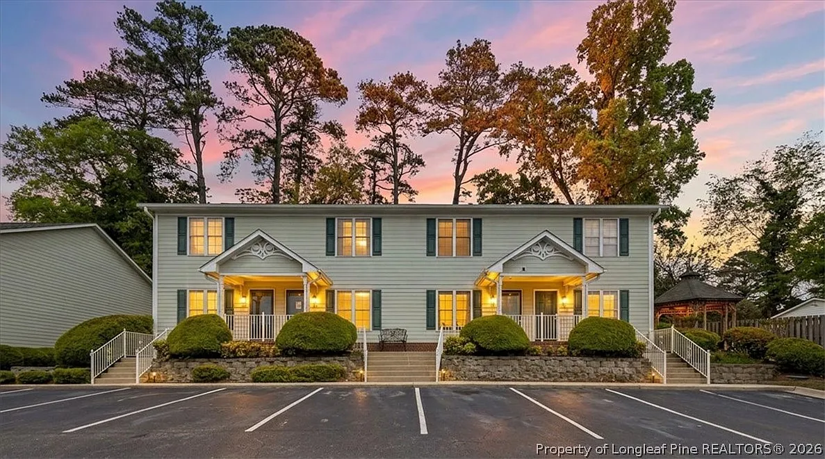 2 bed, 2.5 bath, 1050 sqft, $1,700 — Photo 1