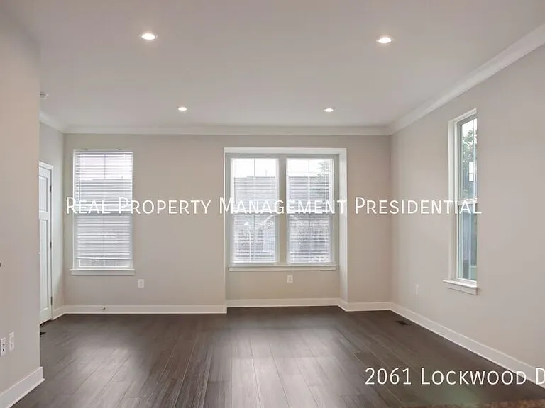 2061 Lockwood Dr — Photo 11