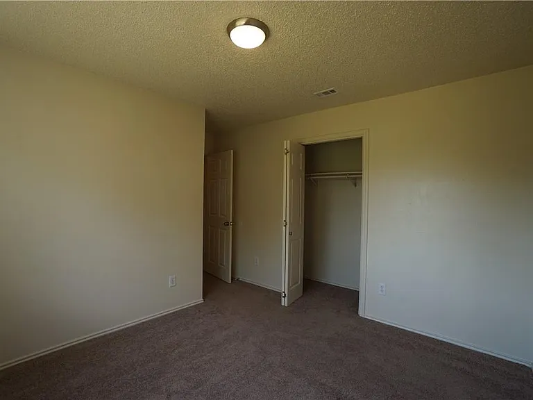 112 Creekside Dr — Photo 10