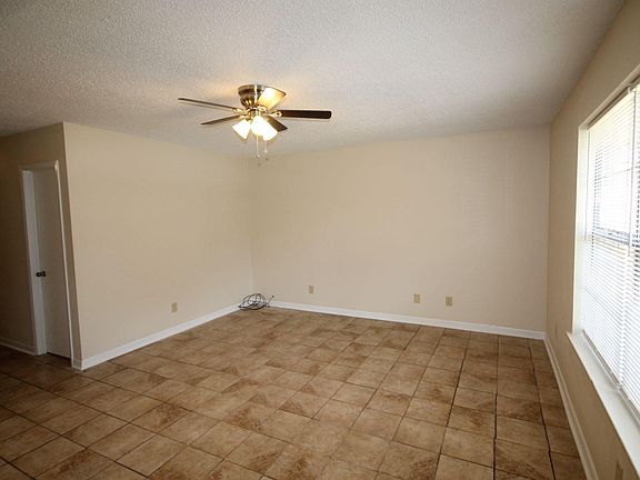 2nd image of 5859 Penny Ave #B