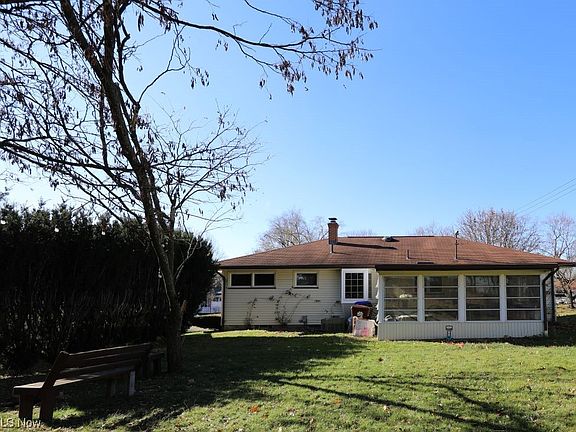 3rd image of 1100 Fairview Ave