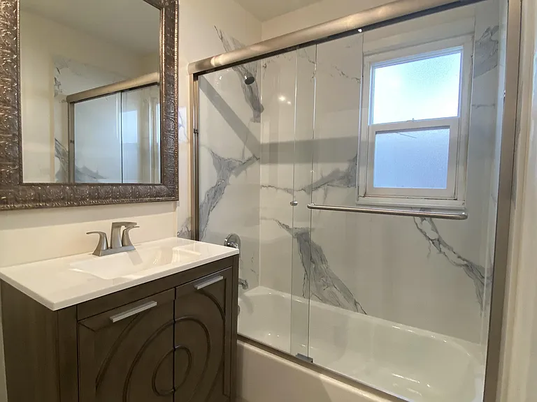 2316 E St #1 — Photo 7