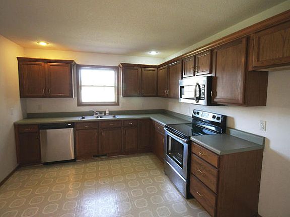 3rd image of 2315 E Lee St