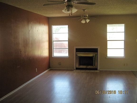 4th image of 1553 Clayton St